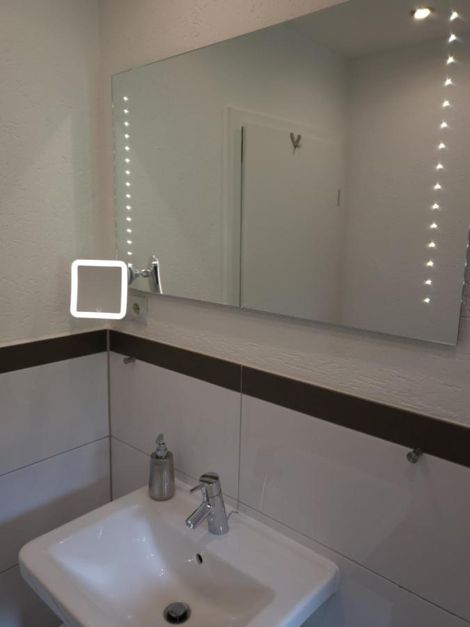 Ferienwohnung Saturn Mülheim an der Ruhr Екстериор снимка